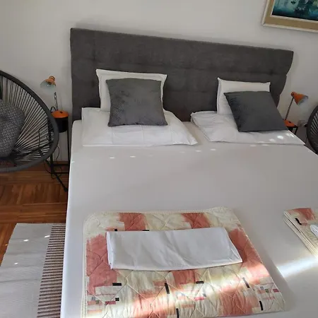 Dunja Appartement *